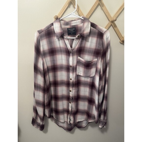Abercrombie And Fitch Button Up Plaid Long Sleeve Size Medium White And Burgundy - Picture 1 of 4